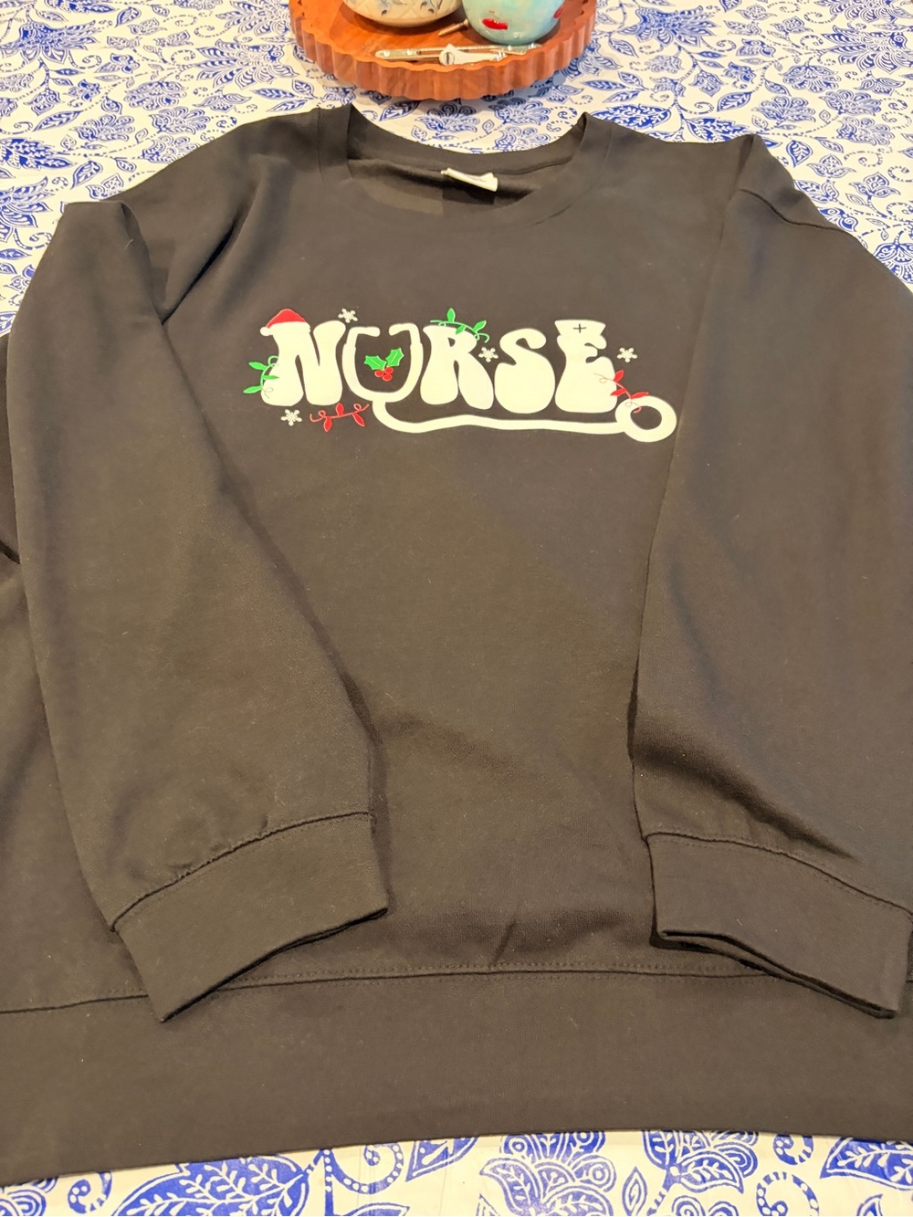 NWOT Women’s Plus Size 4X Nurse Holiday Logo Black Sweatshirt - Picture 2 of 5